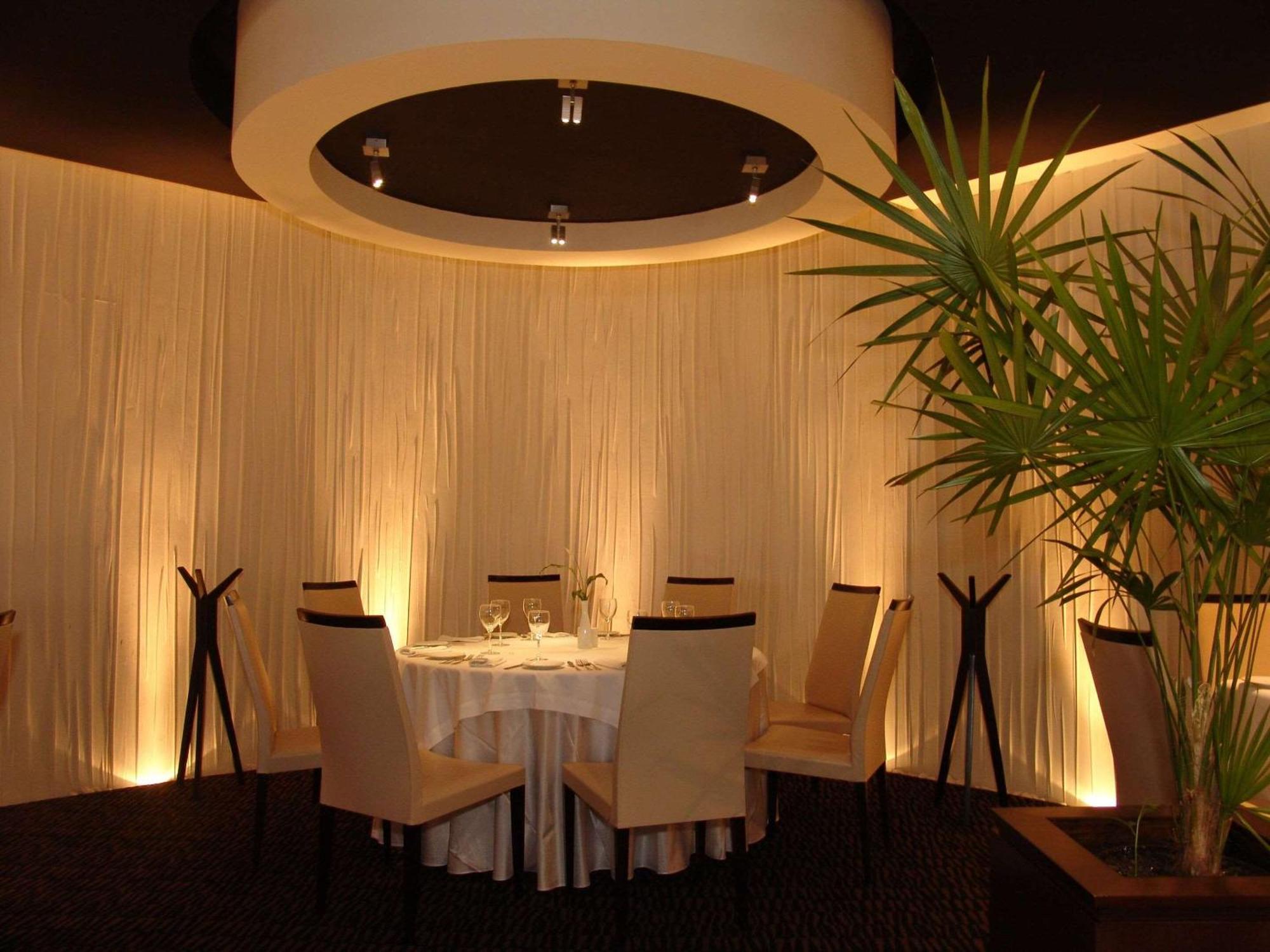 Radisson Paraiso Hotel Meksika Dış mekan fotoğraf Restaurant "La Table d'Or"