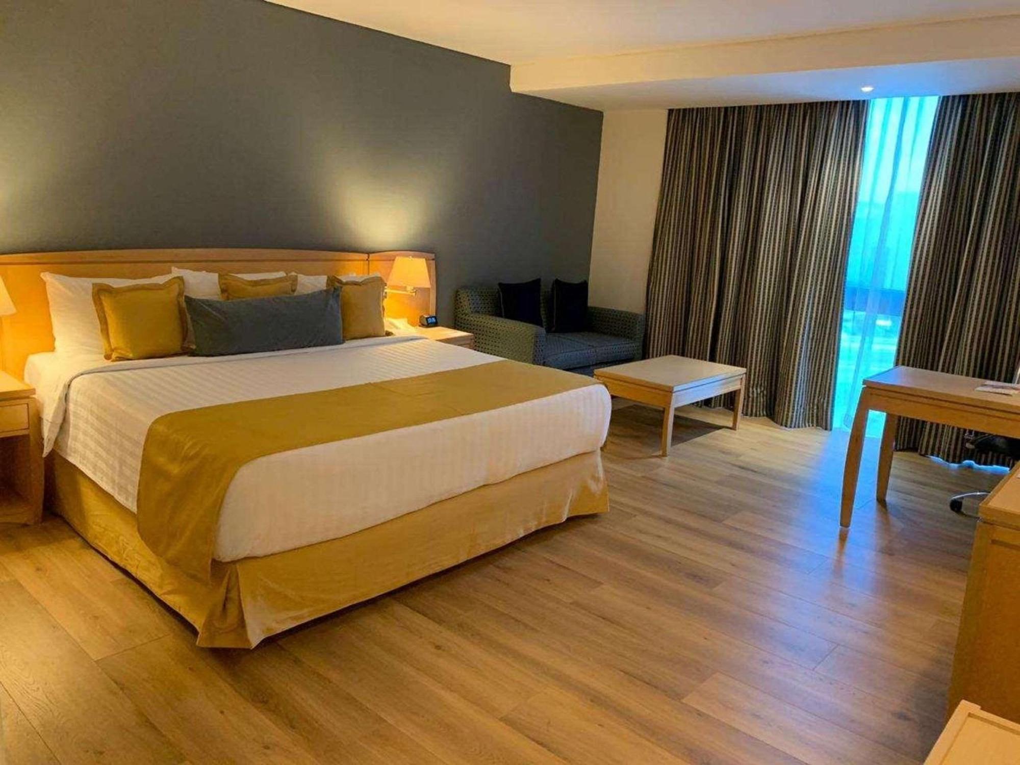 Radisson Paraiso Hotel Meksika Dış mekan fotoğraf A room at the hotel