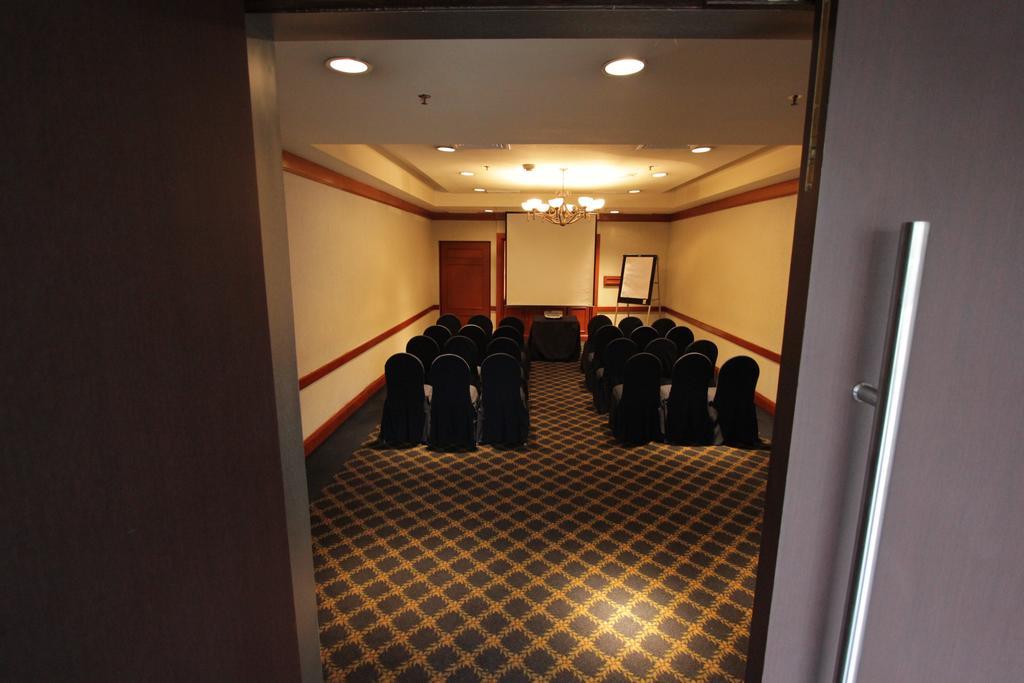 Radisson Paraiso Hotel Meksika Dış mekan fotoğraf A meeting room at a hotel