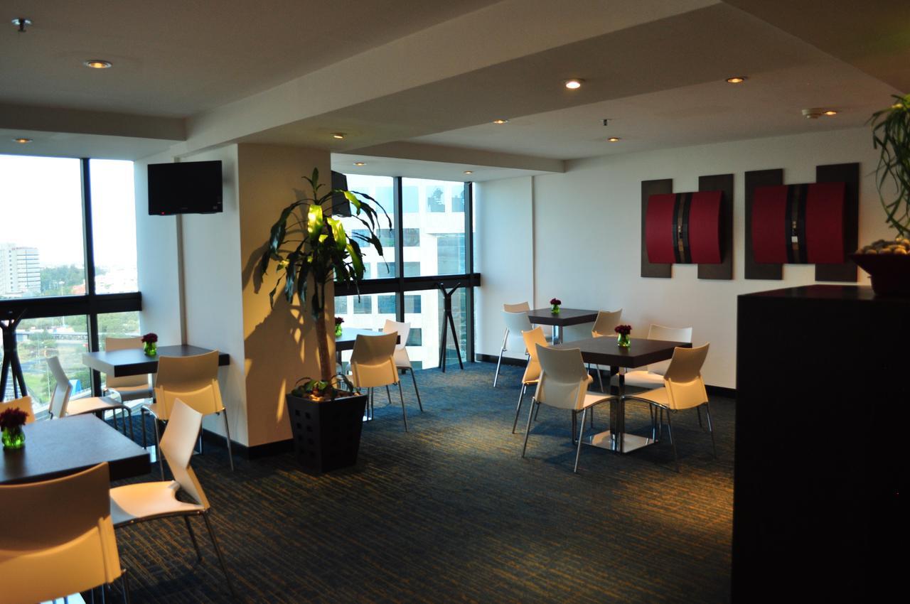Radisson Paraiso Hotel Meksika Dış mekan fotoğraf The lounge at the airport